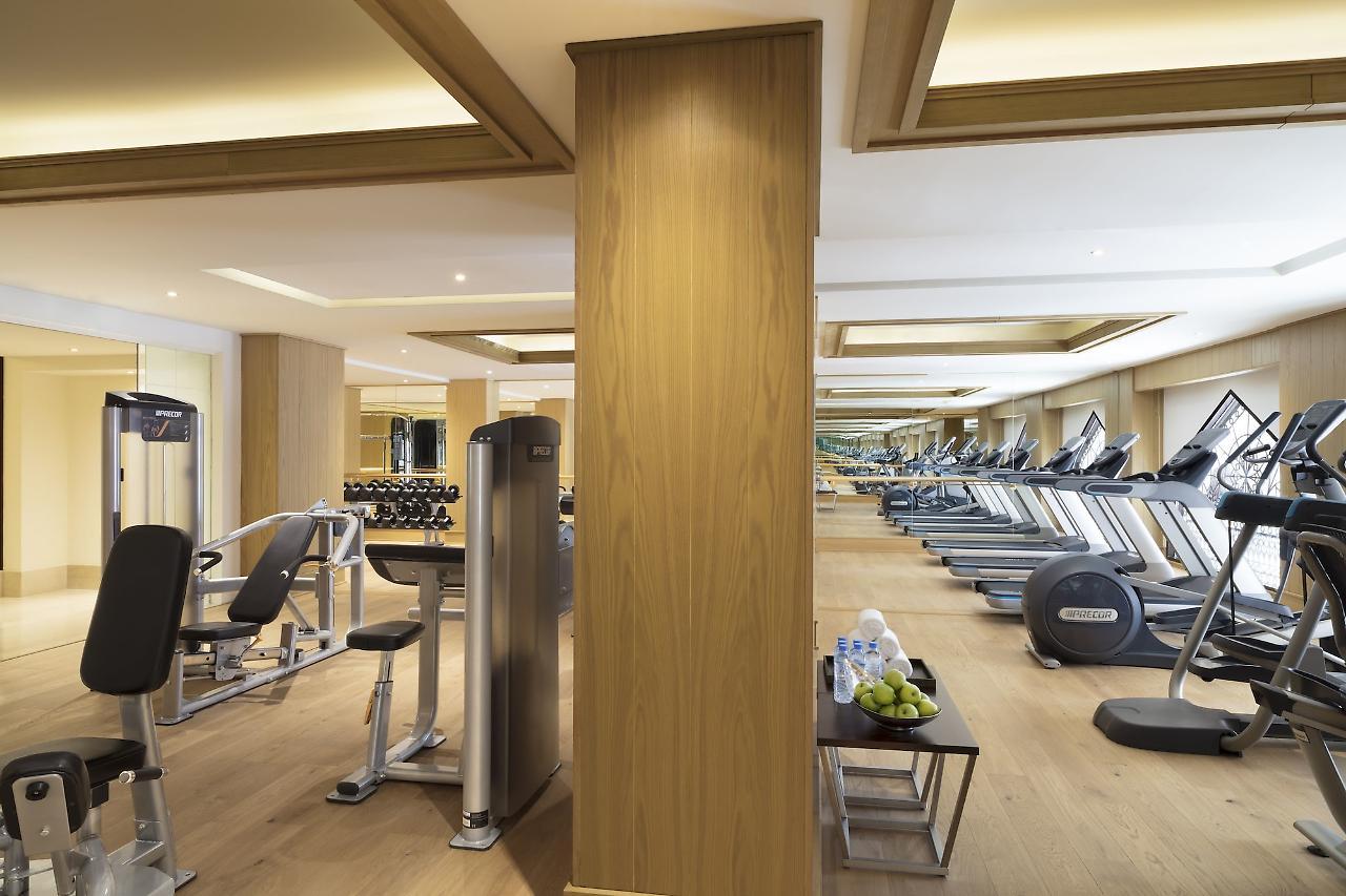 โรงแรมอัล นาจาดา โดฮา บาย ทิโวลี ภายนอก รูปภาพ The gym at The Westin Mumbai