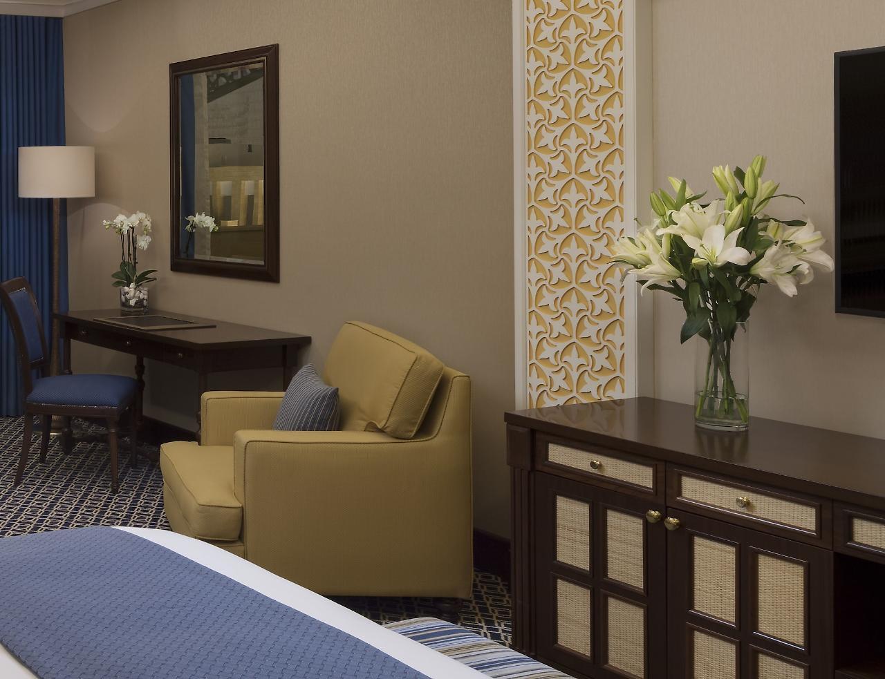 โรงแรมอัล นาจาดา โดฮา บาย ทิโวลี ภายนอก รูปภาพ A room at the hotel