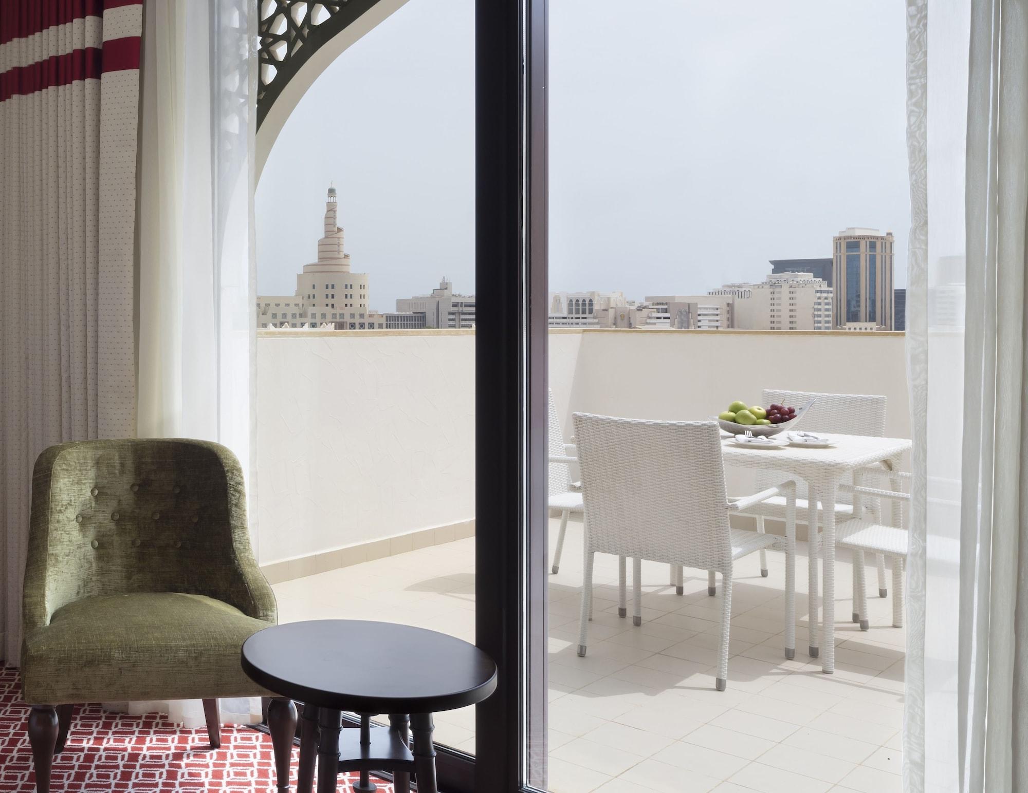 โรงแรมอัล นาจาดา โดฮา บาย ทิโวลี ภายนอก รูปภาพ A view from a suite at the hotel