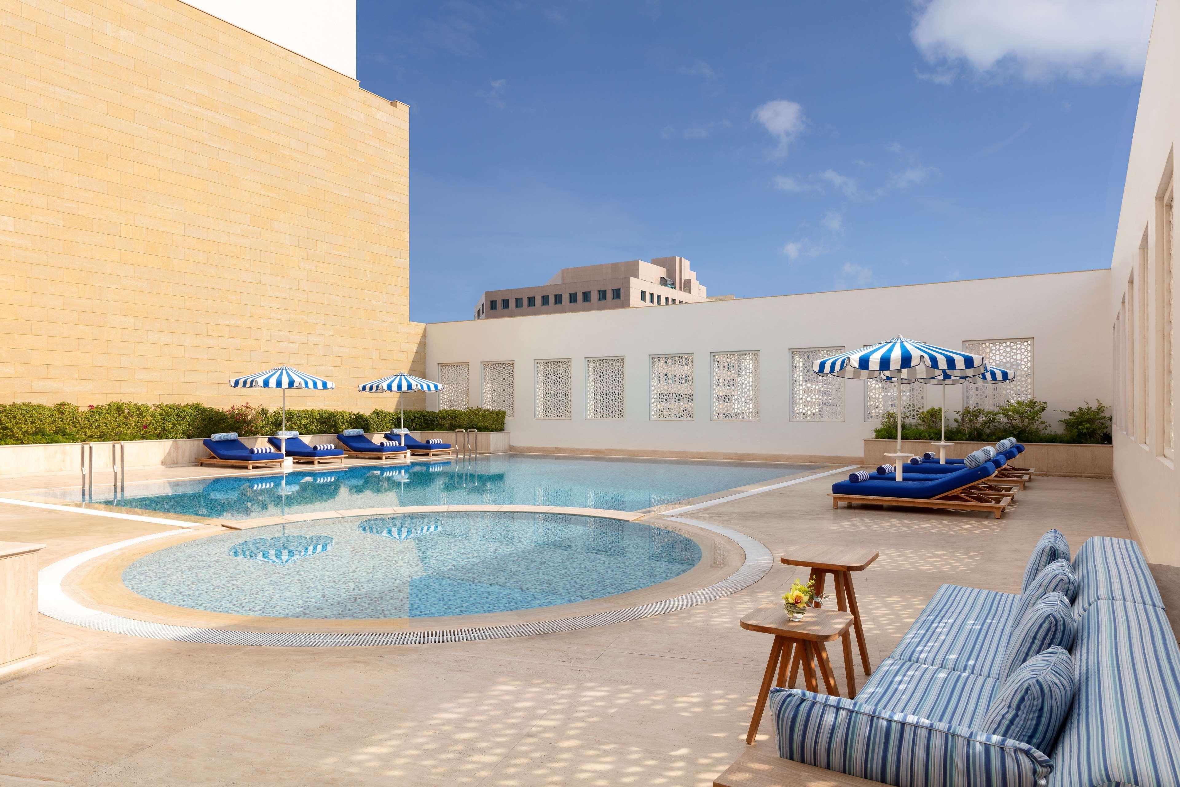 โรงแรมอัล นาจาดา โดฮา บาย ทิโวลี ภายนอก รูปภาพ The pool at the Four Seasons Hotel, Cairo