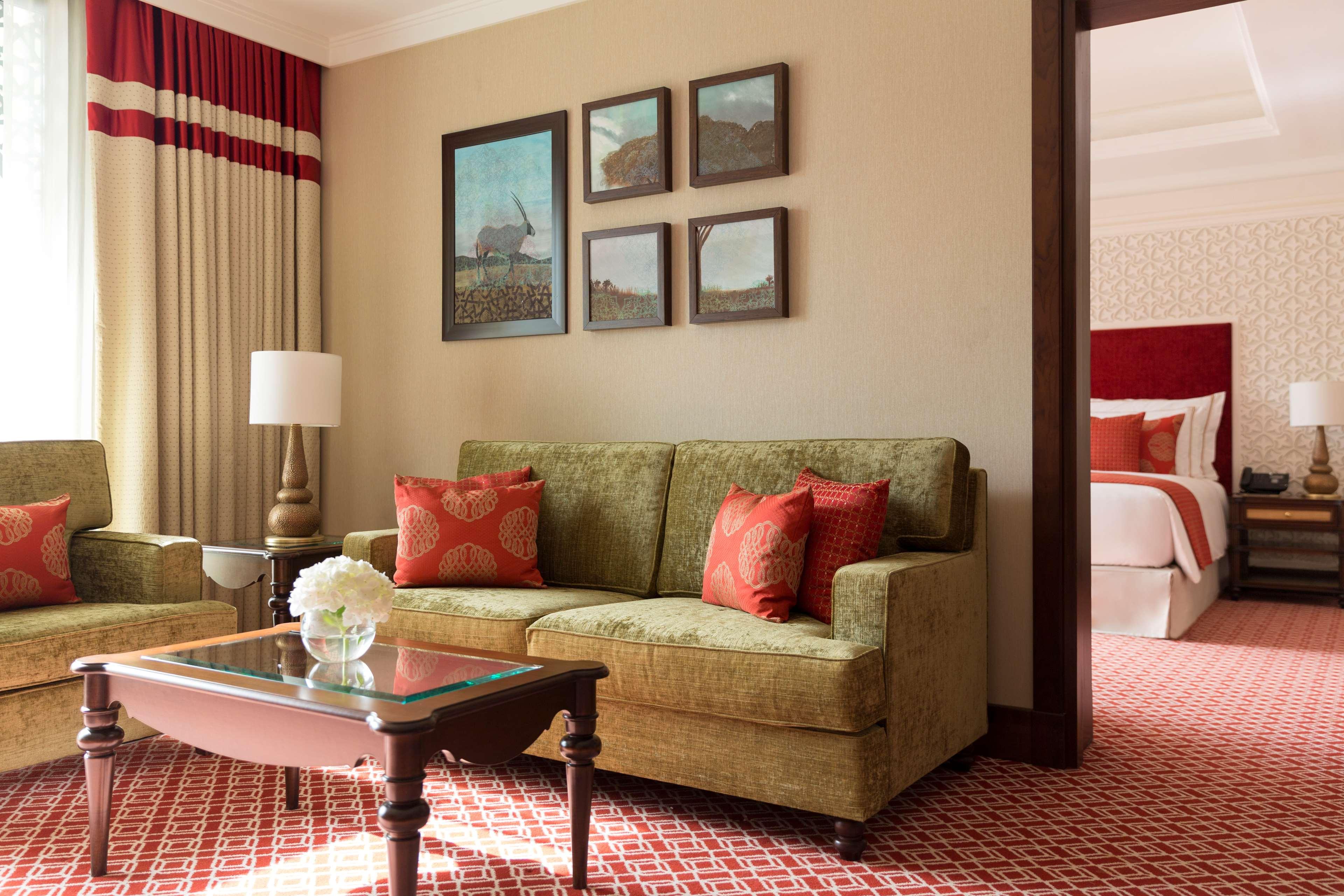 โรงแรมอัล นาจาดา โดฮา บาย ทิโวลี ภายนอก รูปภาพ A suite at the Fairmont