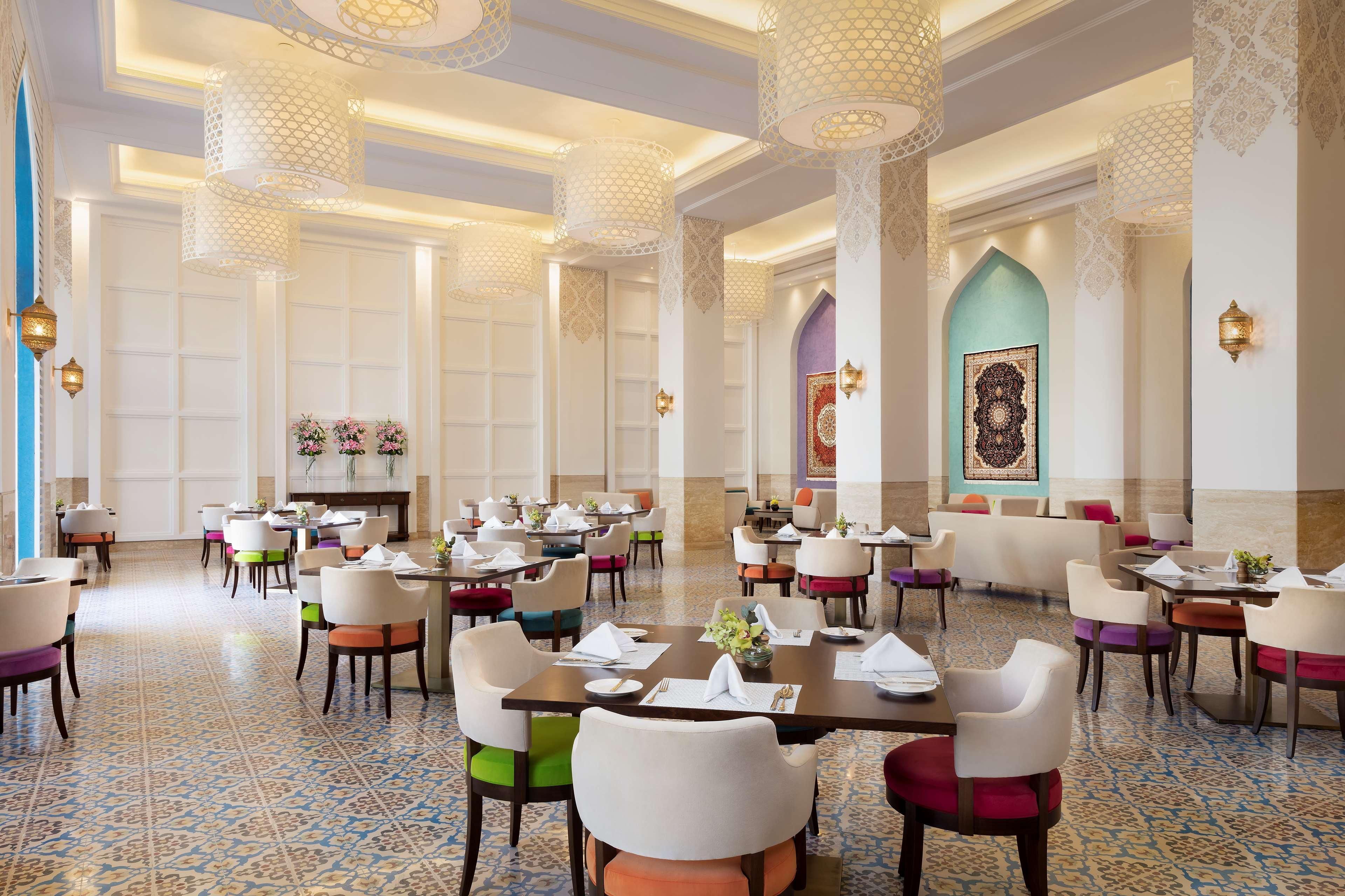 โรงแรมอัล นาจาดา โดฮา บาย ทิโวลี ภายนอก รูปภาพ The restaurant