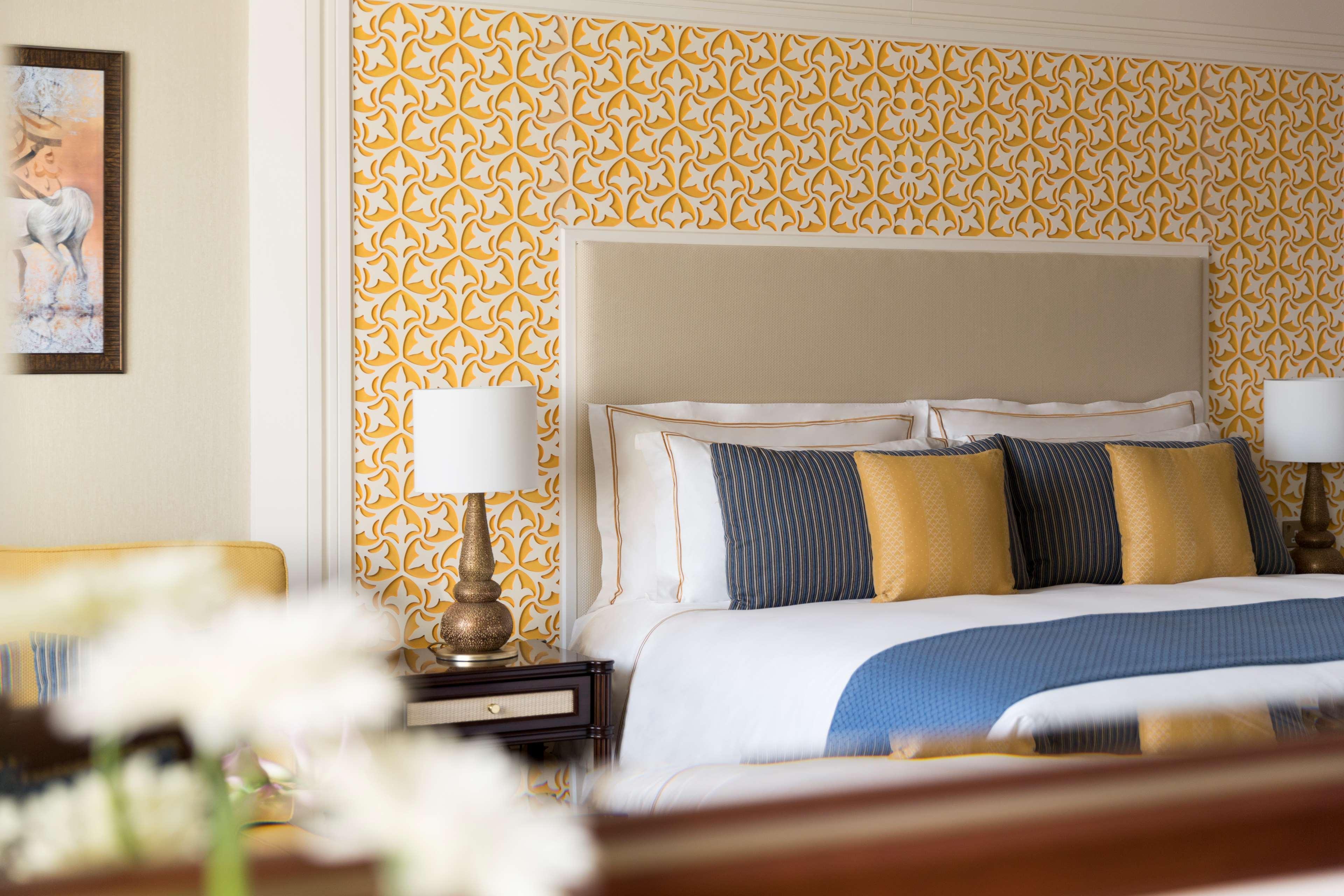 โรงแรมอัล นาจาดา โดฮา บาย ทิโวลี ภายนอก รูปภาพ A bedroom at the hotel