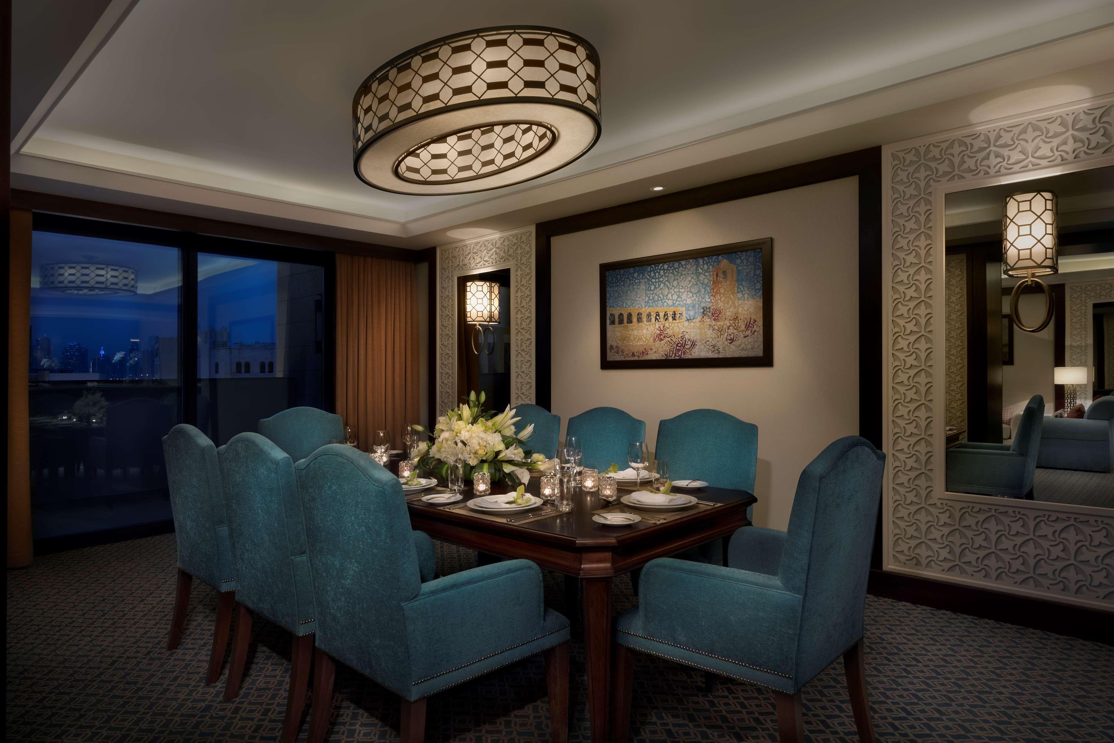 โรงแรมอัล นาจาดา โดฮา บาย ทิโวลี ภายนอก รูปภาพ The dining room of a suite at the Ritz-Carlton, Osaka