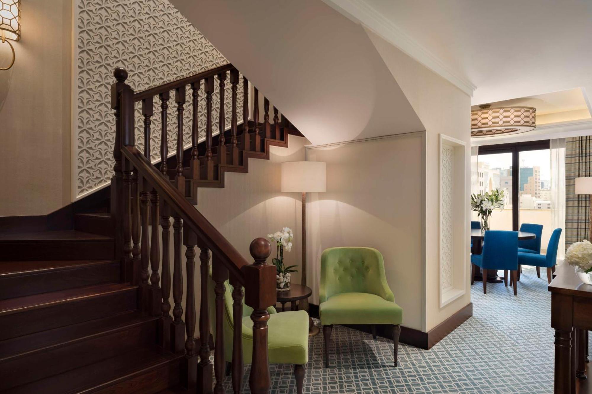 โรงแรมอัล นาจาดา โดฮา บาย ทิโวลี ภายนอก รูปภาพ A suite at the hotel